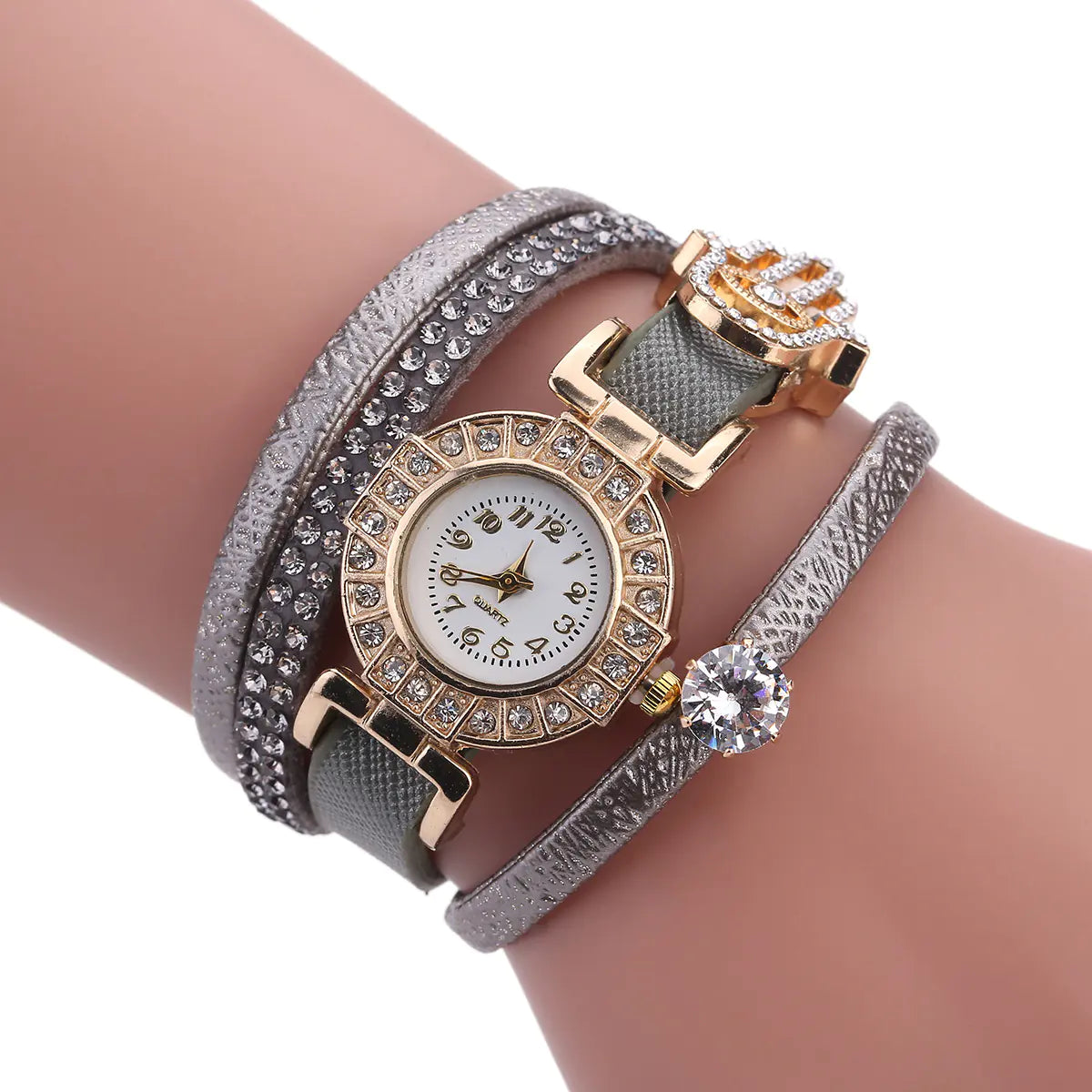 Fashion Women's Quartz Watch with Pendant Bracelet